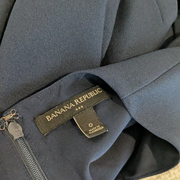 ⭐ Banana Republic Navy Scalloped Fit & Flare Dress size 0 - Picture 8 of 8